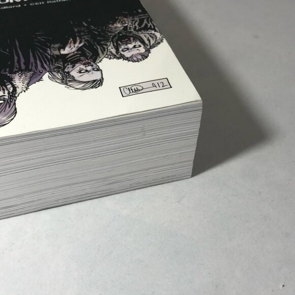 First Printing The Walking Dead Compendium Two Unread Book Pretty Good condition - Picture 2 of 16